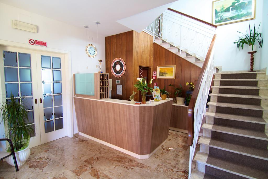 Hotel Villa Tua Riccione Extérieur photo