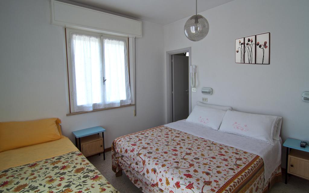 Hotel Villa Tua Riccione Chambre photo
