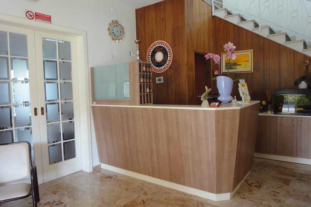 Hotel Villa Tua Riccione Extérieur photo