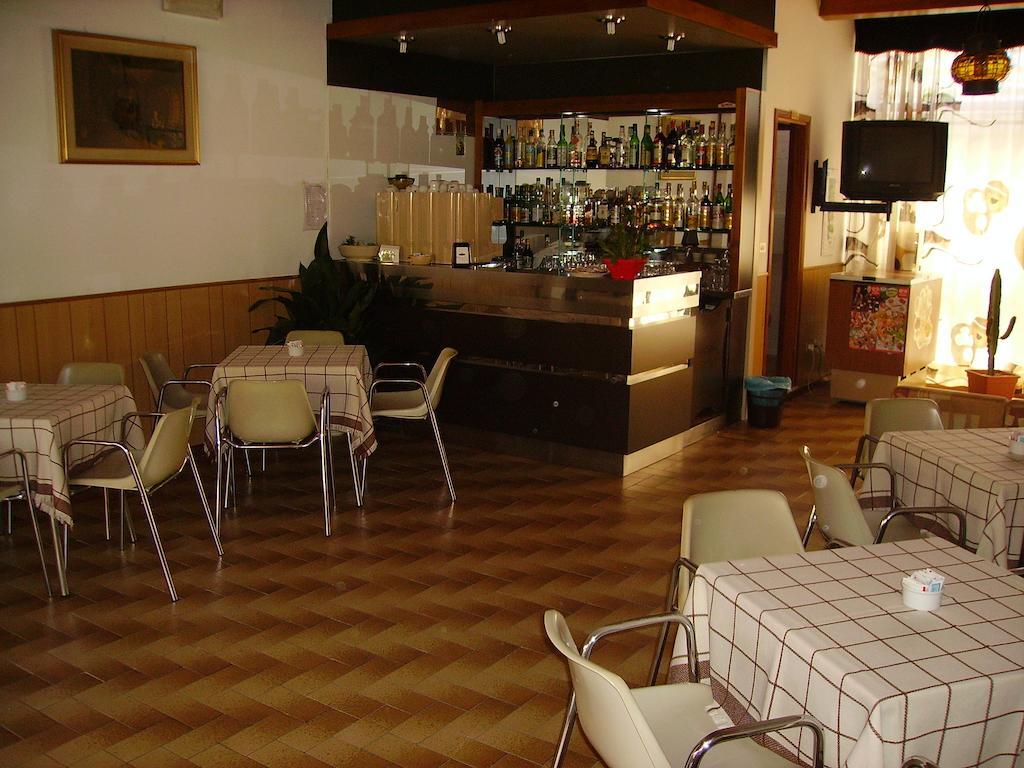 Hotel Villa Tua Riccione Extérieur photo