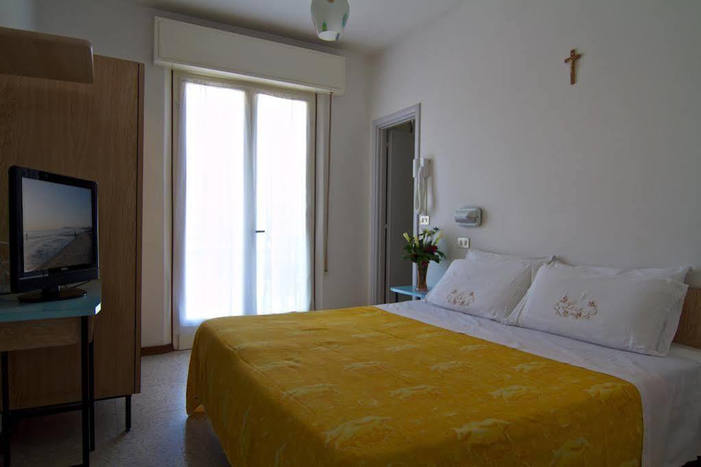 Hotel Villa Tua Riccione Extérieur photo